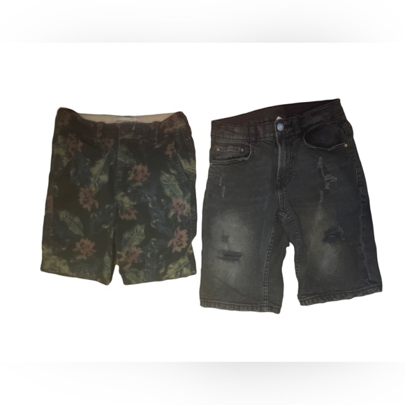 2 pairs boys shorts - Picture 2 of 5